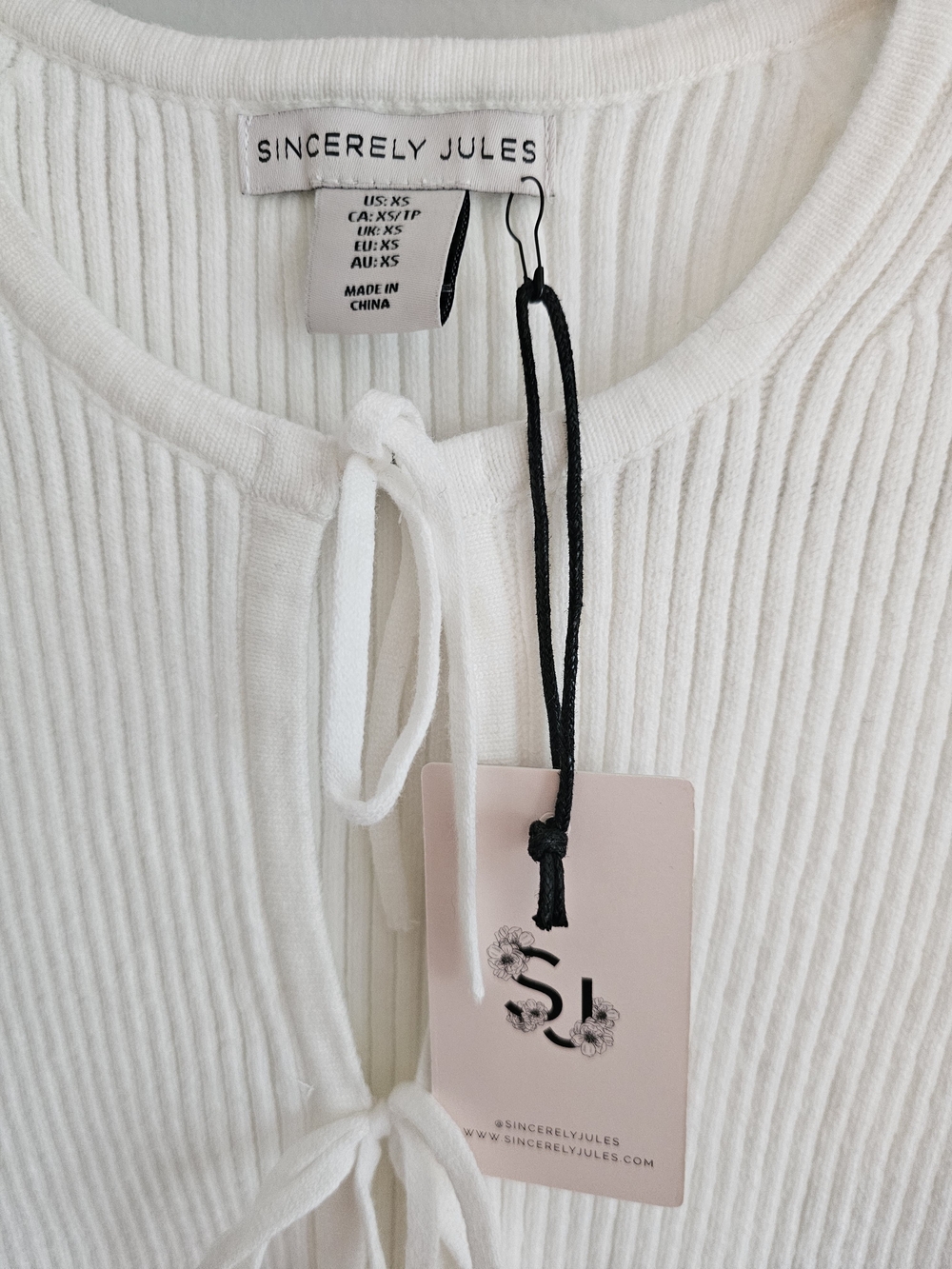 NWT Sincerely Jules Cream Ribbed Vest with Ties Women's Size XS - Picture 4 of 9